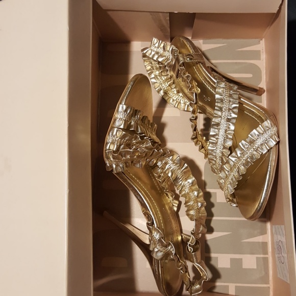 BCBG heels - Picture 2 of 5